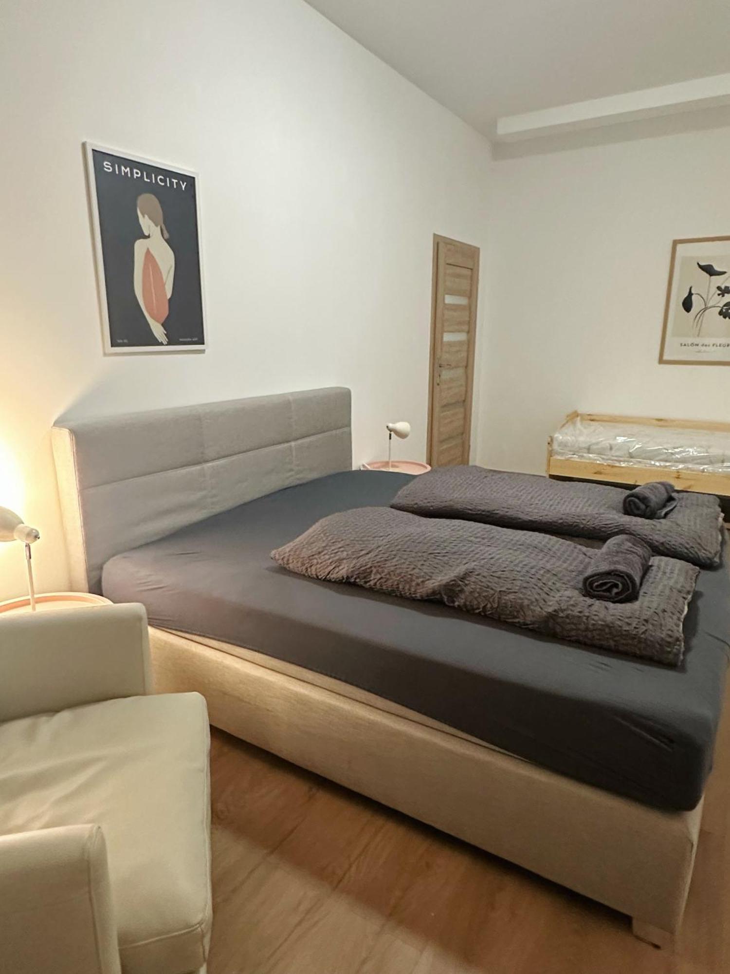 2Schlafenzimmer 5Betten Montuerwhonung Leilighet Düsseldorf Eksteriør bilde